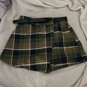 NWOT green plaid skort